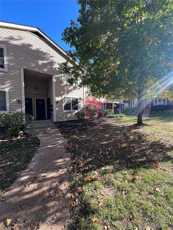 9040 W Swan Cir unit 9040, Saint Louis, MO 63144 - photo 1