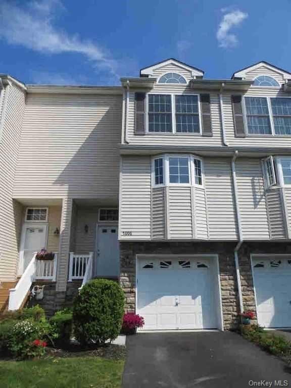 1006 Pondview Loop, Wappingers Falls, NY 12590 - photo 1