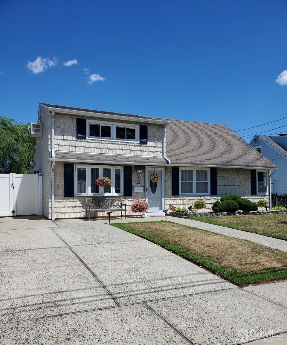 82 Sycamore St, Carteret, NJ 07008 - photo 1
