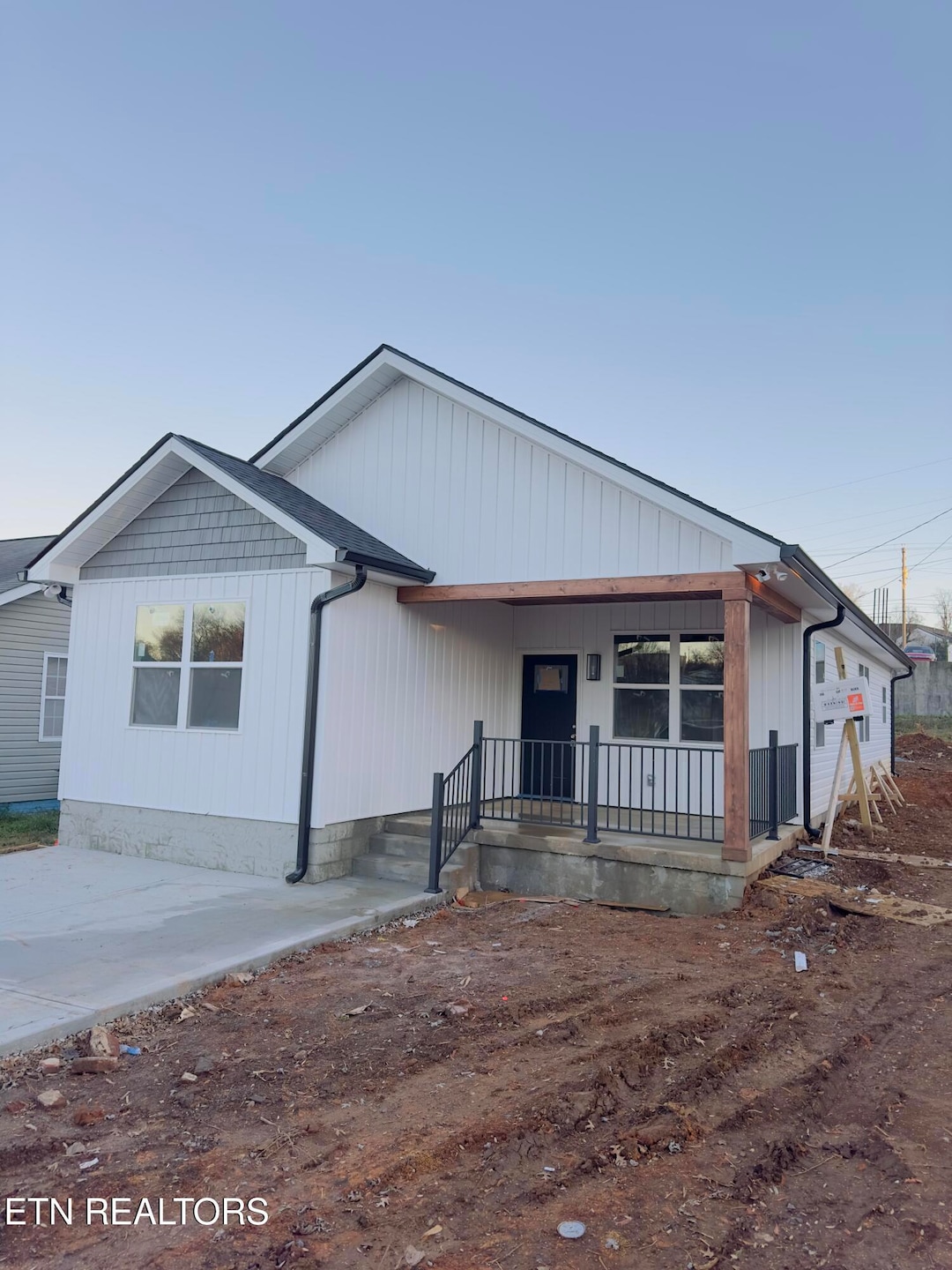 818 W Anderson Ave, Knoxville, TN 37921 - photo 1