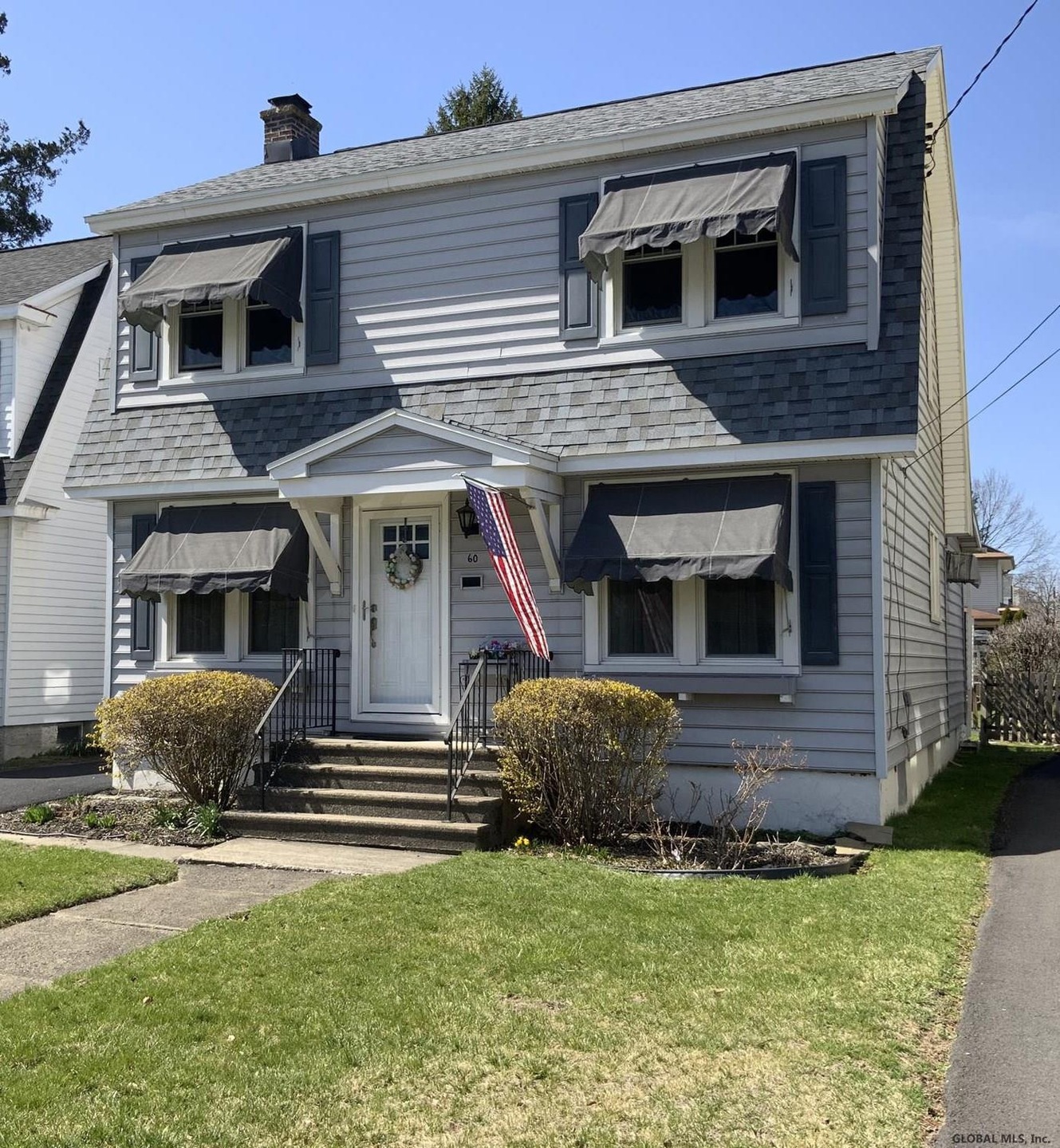 60 Edgecomb St, Albany, NY 12209 - photo 1