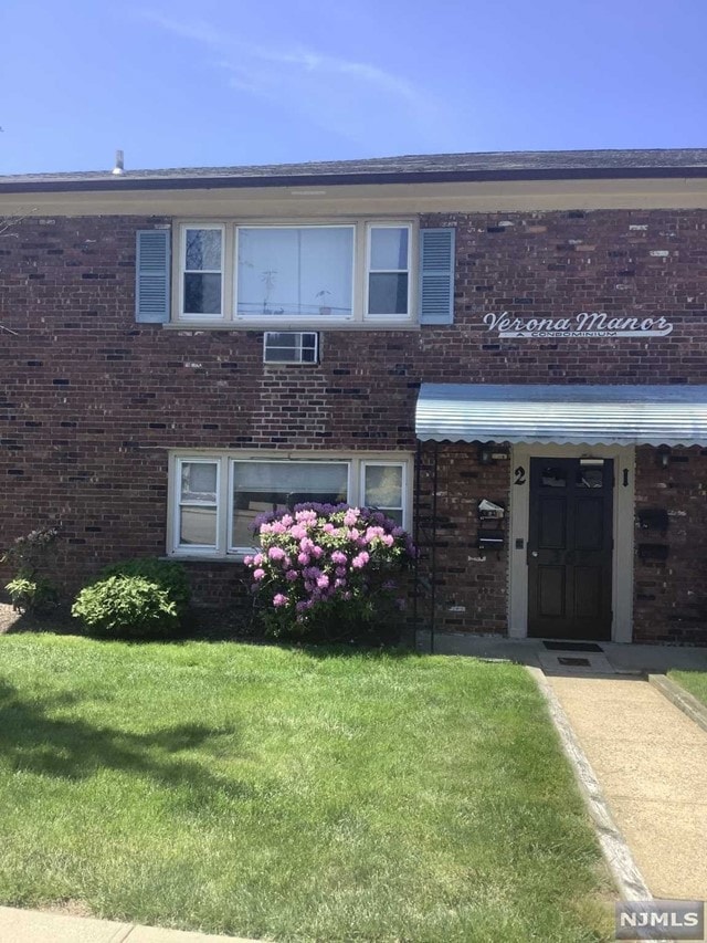365 Bloomfield Ave unit 2A, Verona, NJ 07044 - photo 1