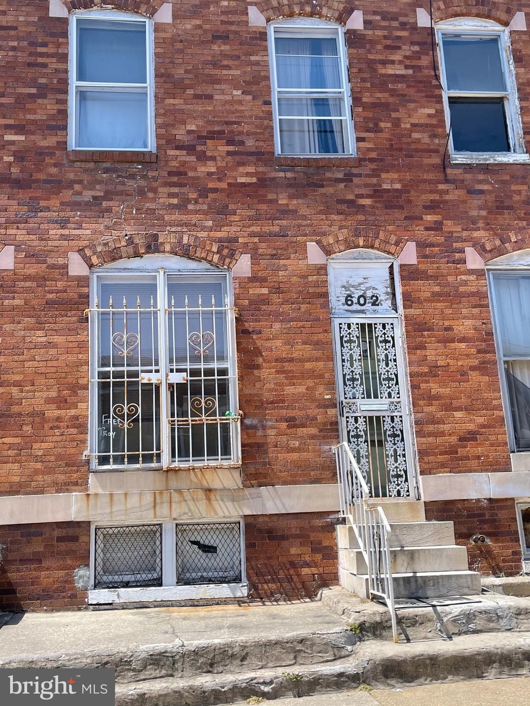 602 Glenolden Ave, Baltimore, MD 21216 - photo 1