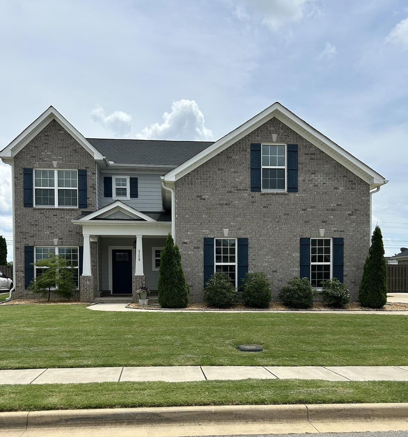 Under Contract $550,000