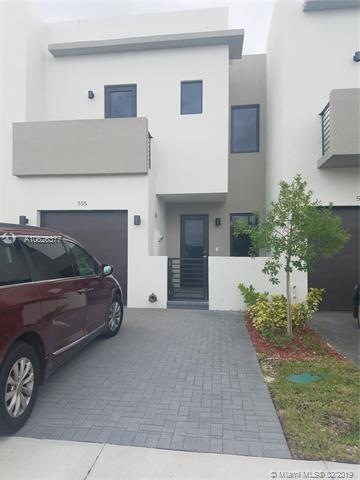 Nice entrance to the house 2 floor townhome