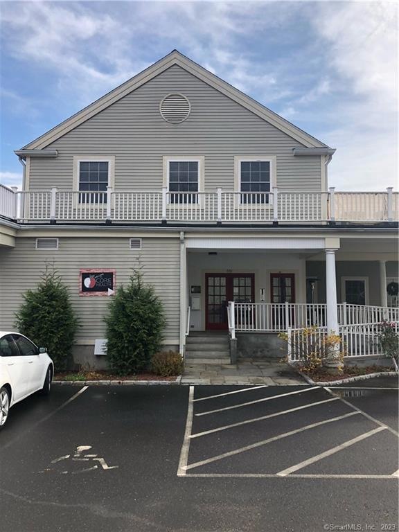 551 Post Rd unit 3R, Darien, CT 06820 - photo 1