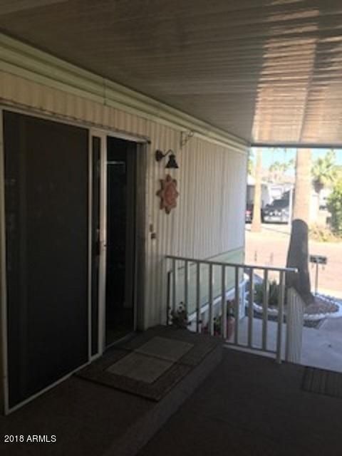 2050 W Dunlap Ave front door
