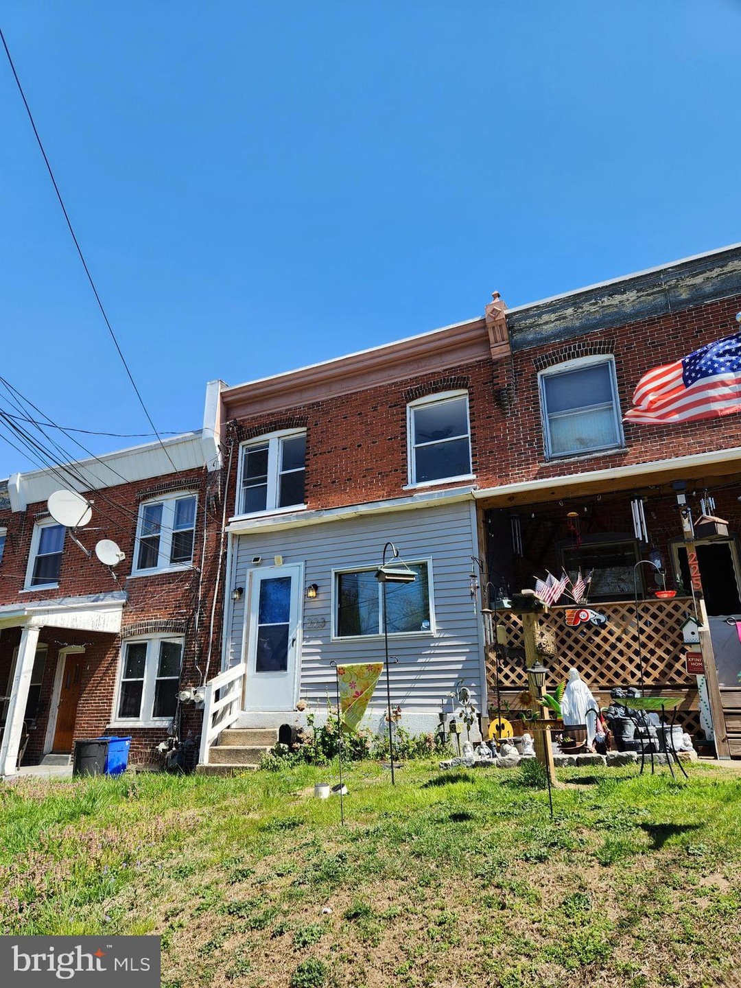 223 Hamilton Ave, Darby, PA 19023 - photo 1