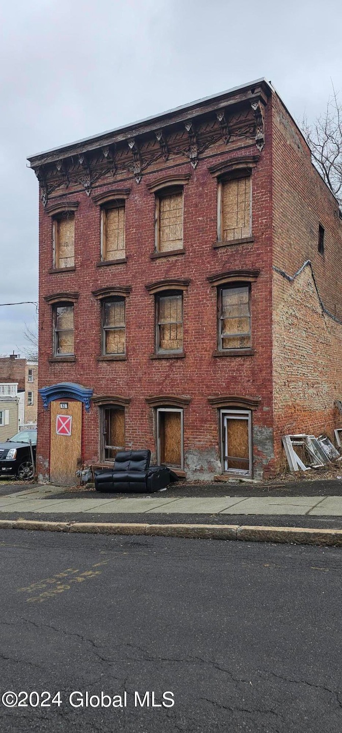 82 Elizabeth St, Albany, NY 12202 - photo 1