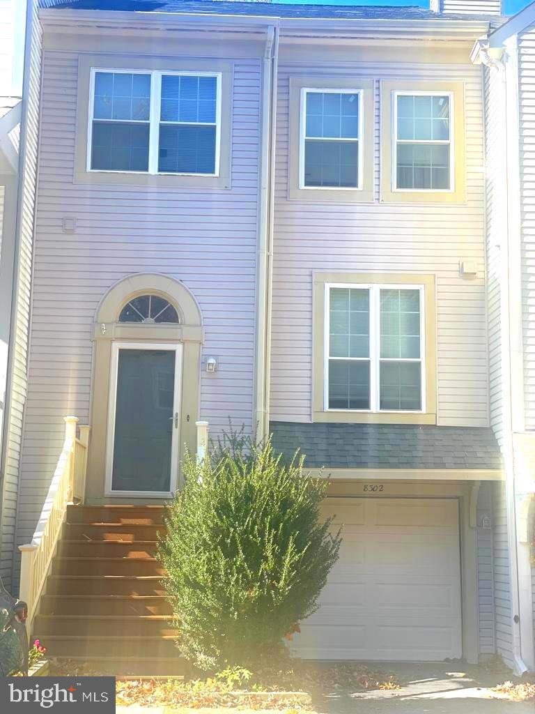8302 Linden Oaks Ct, Lorton, VA 22079 - photo 1