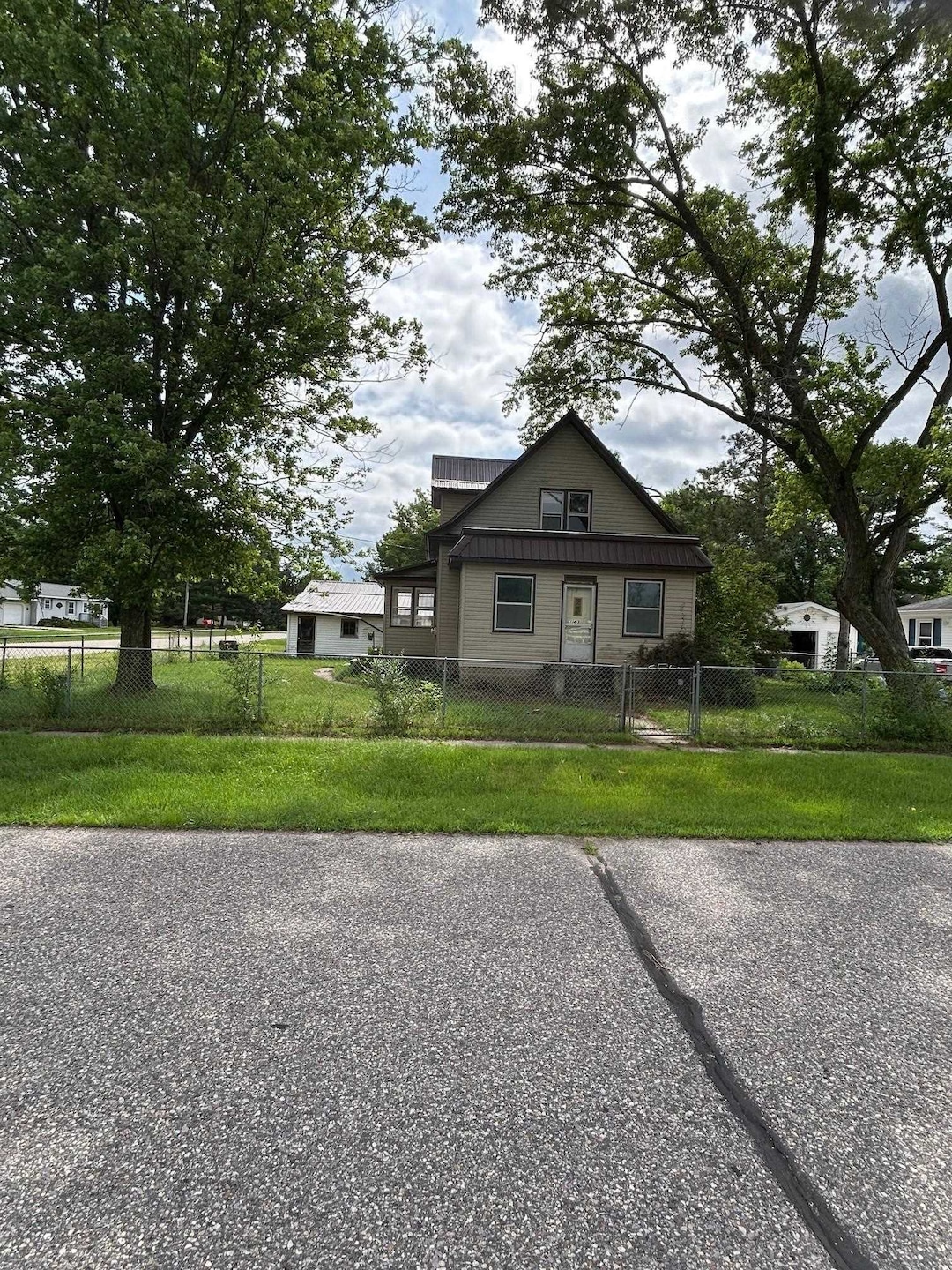 Sold $128,000