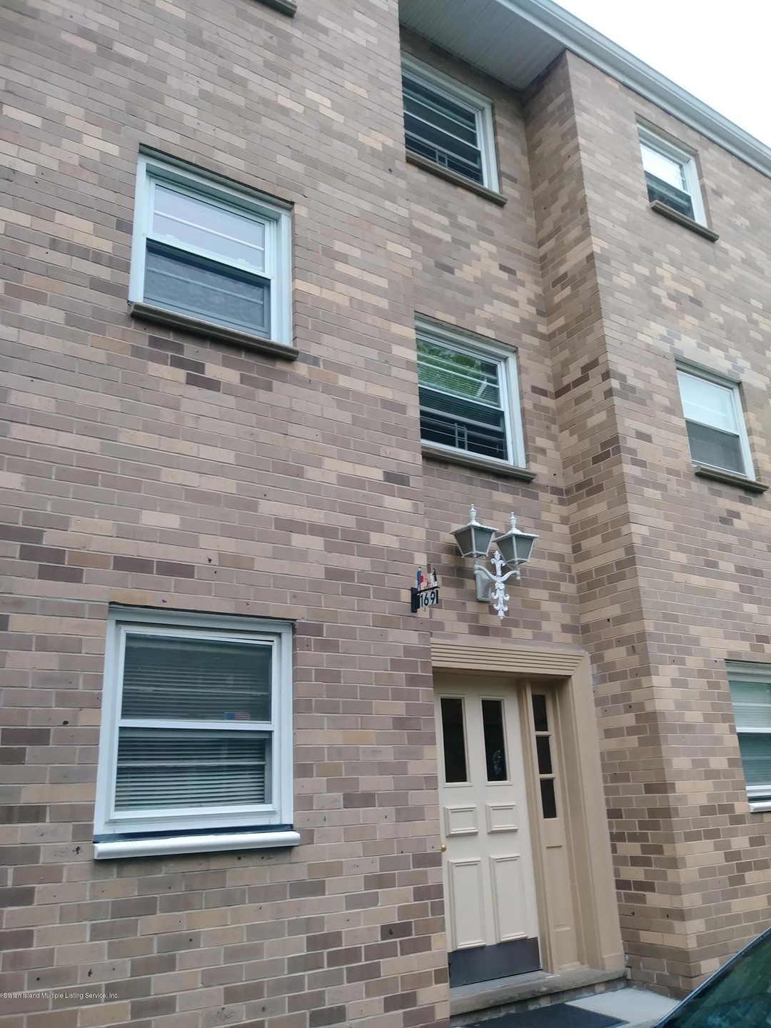169 Cromwell Avenue Outside View 2