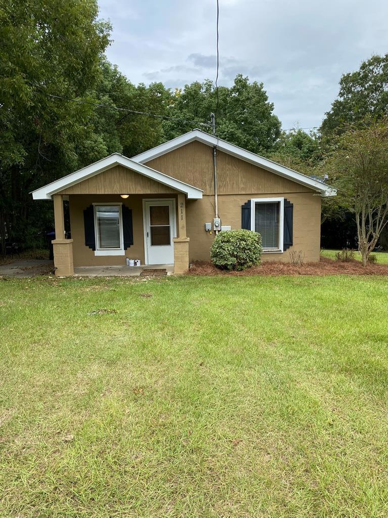 211 Gordon St W, Douglas, GA 31533 - photo 1