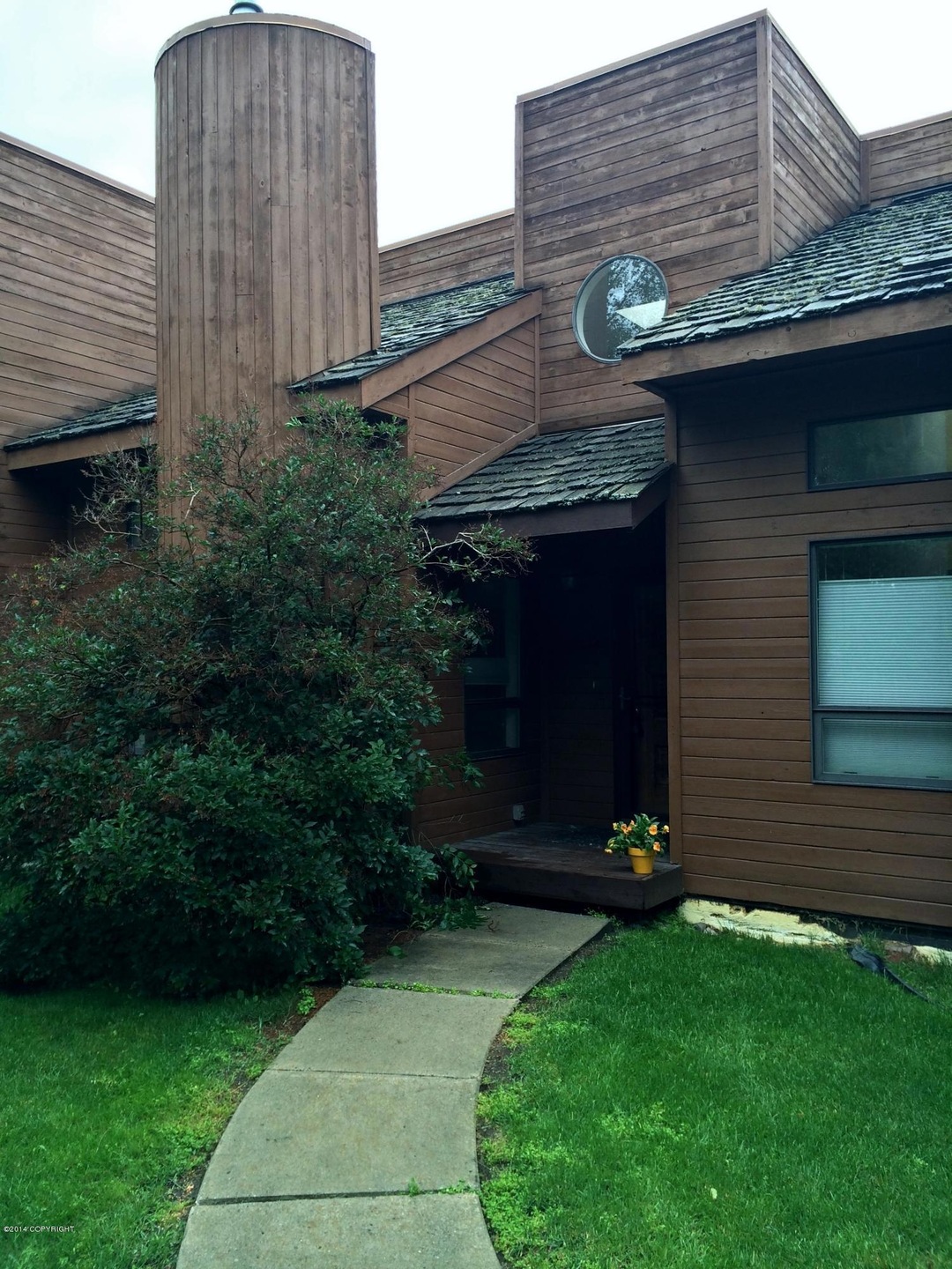 Entry walkway