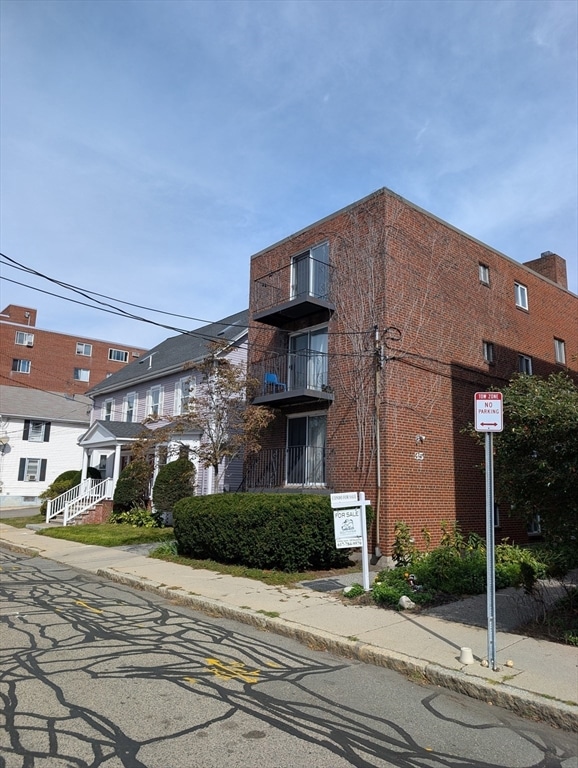 35 Homer Ave unit 7, Cambridge, MA 02138 - photo 1