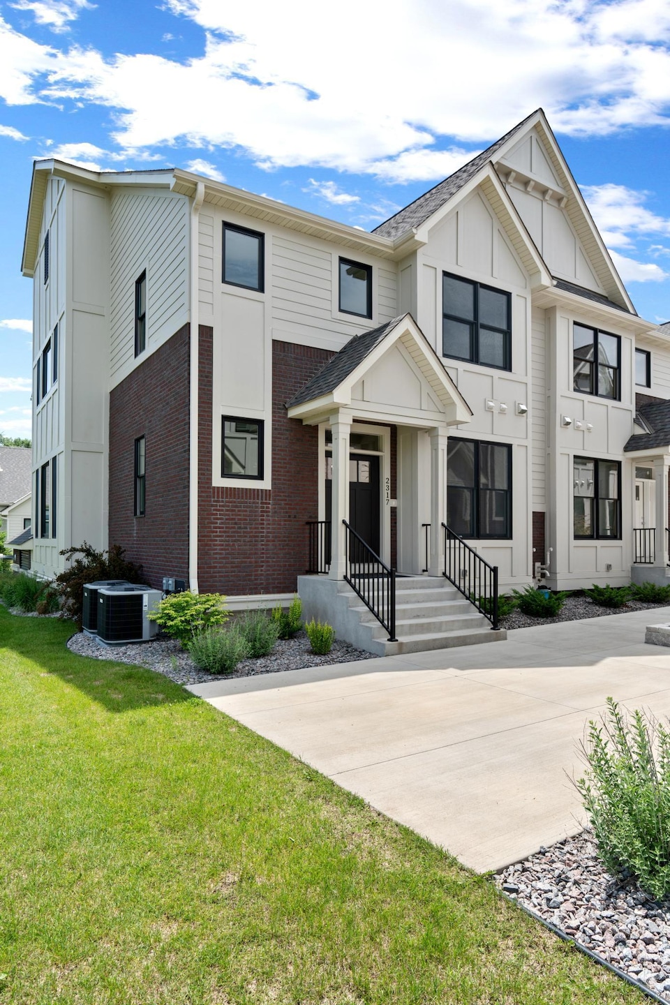 01-Front of Home.jpg