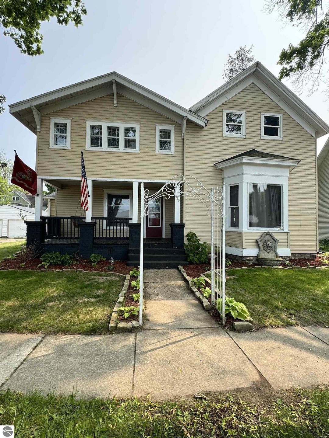 Under Contract $204,900