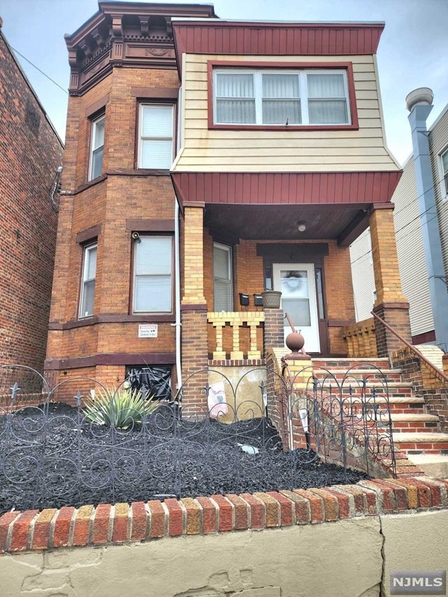 337 Princeton Ave unit 2, Jersey City, NJ 07305 - photo 1