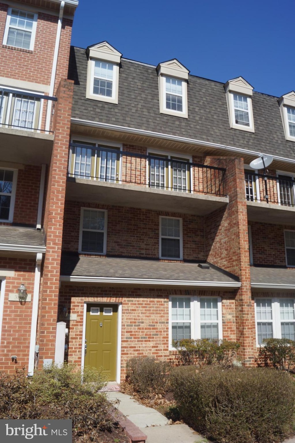 3805 Chesterwood Dr, Silver Spring, MD 20906 - photo 1