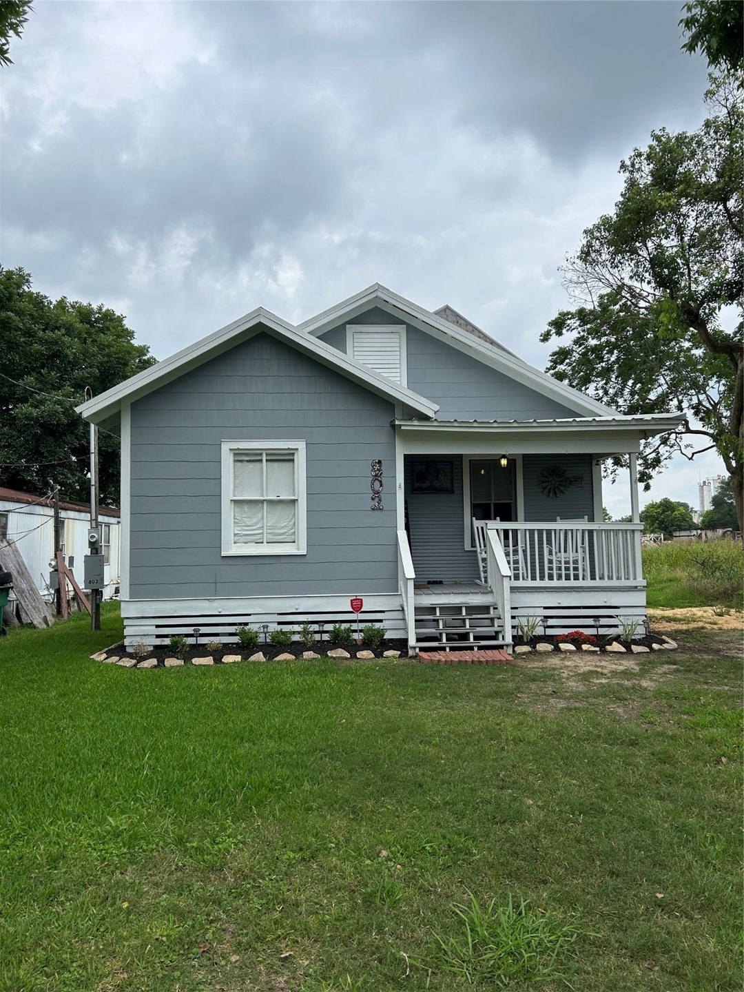 802 Chatman St, Alvin, TX 77511 - photo 1
