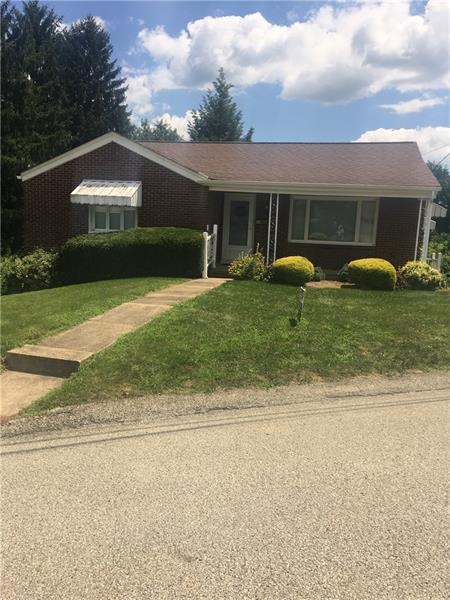 Well maintained 3/4 Bedroom level entry ranch with