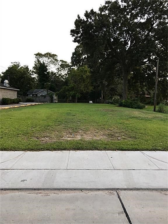 2037 W Little York Rd, Houston, TX 77091 - photo 1