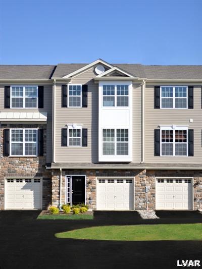 7035 Pioneer Dr unit 14-4, Macungie, PA 18062 - photo 1