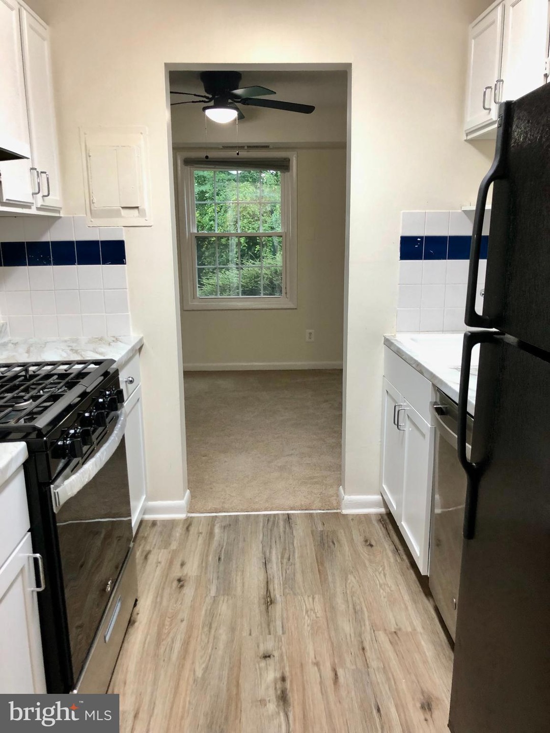 3874 Lyndhurst Dr unit 101, Fairfax, VA 22031 - photo 1