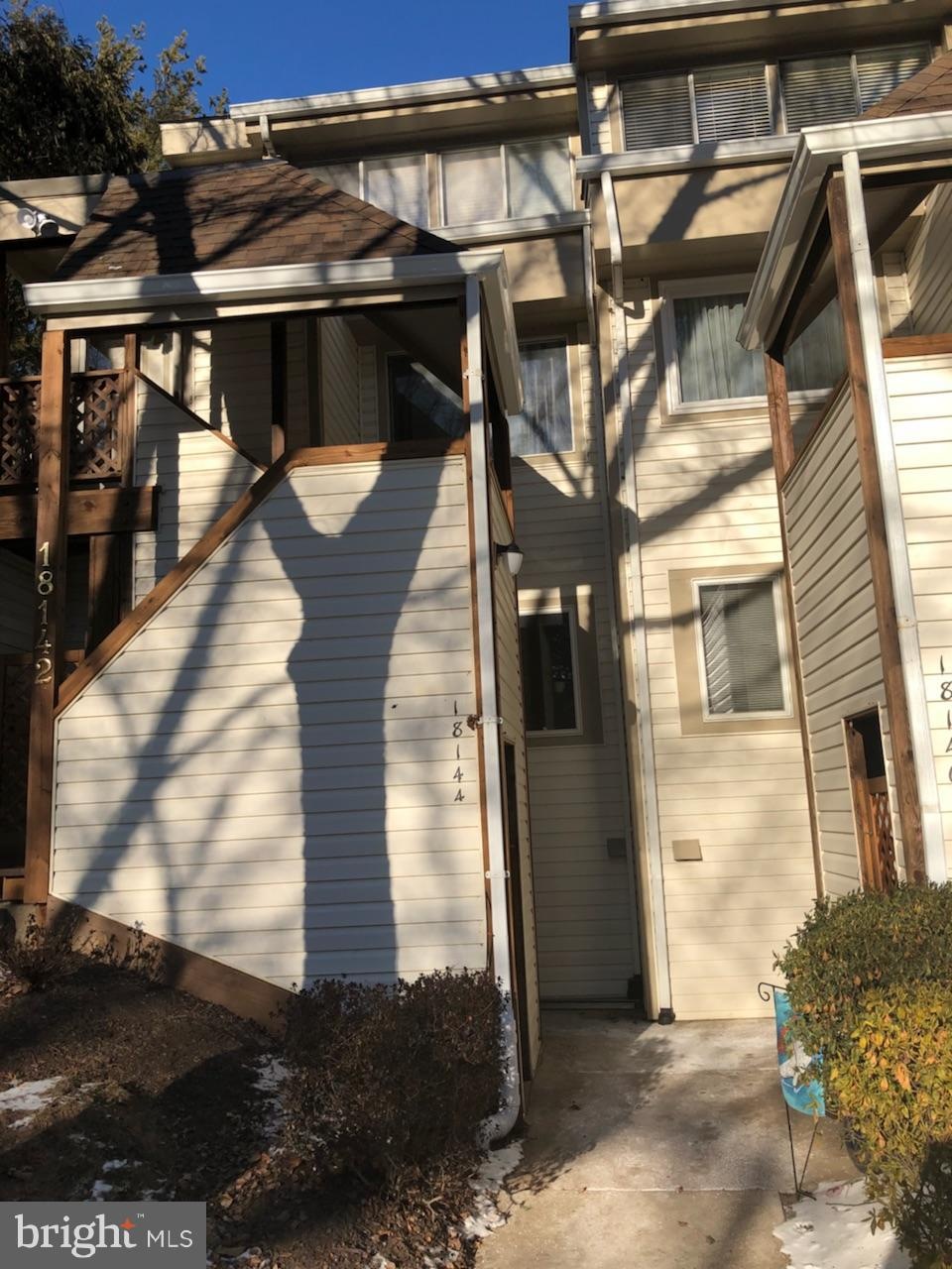 18144 Windsor Hill Dr, Olney, MD 20832 - photo 1