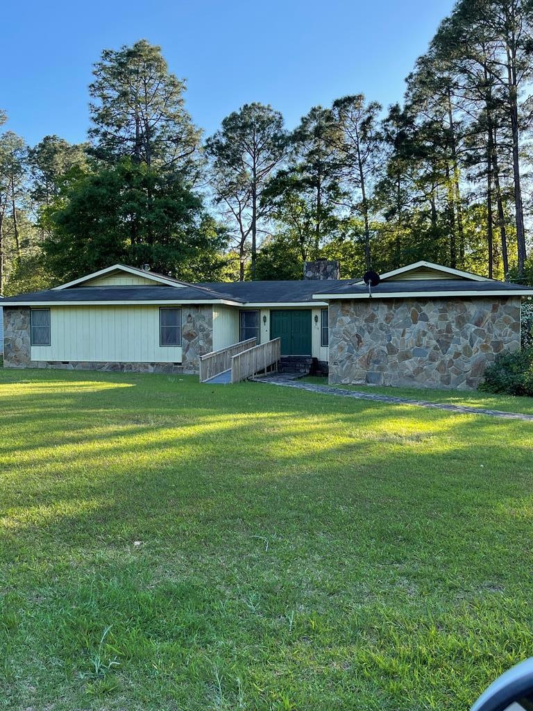 509 Azalea Blvd, Douglas, GA 31533 - photo 1