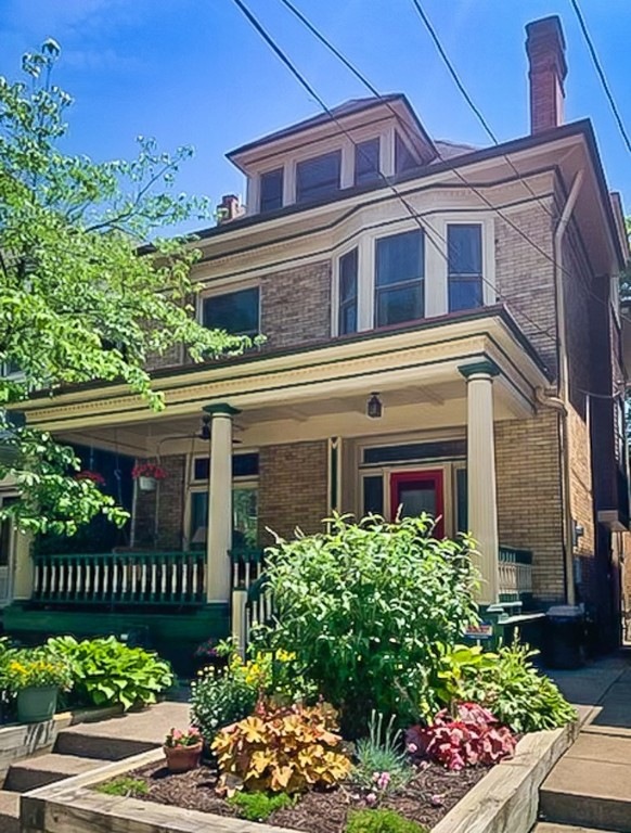 Welcome to 222 Elm Street in Edgewood!