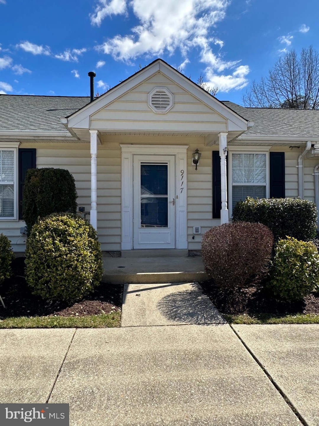 9117 Lilac Park Dr, Laurel, MD 20723 - photo 1