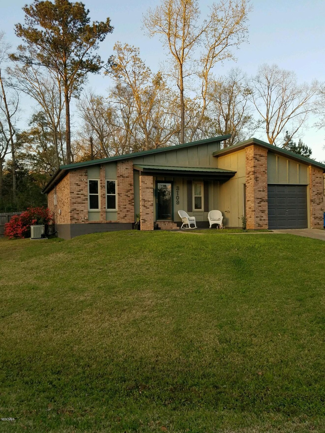 3109 Riverbend Rd, Moss Point, MS 39562 - photo 1