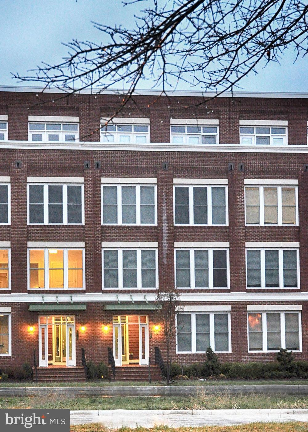 2319 Jefferson Davis Hwy unit 102, Alexandria, VA 22301 - photo 1