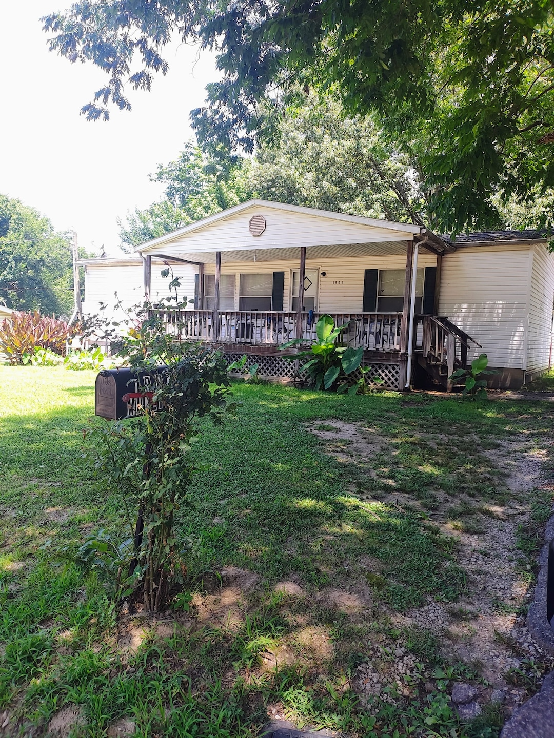 1907 E Mitchell St, Humboldt, TN 38343 - photo 1