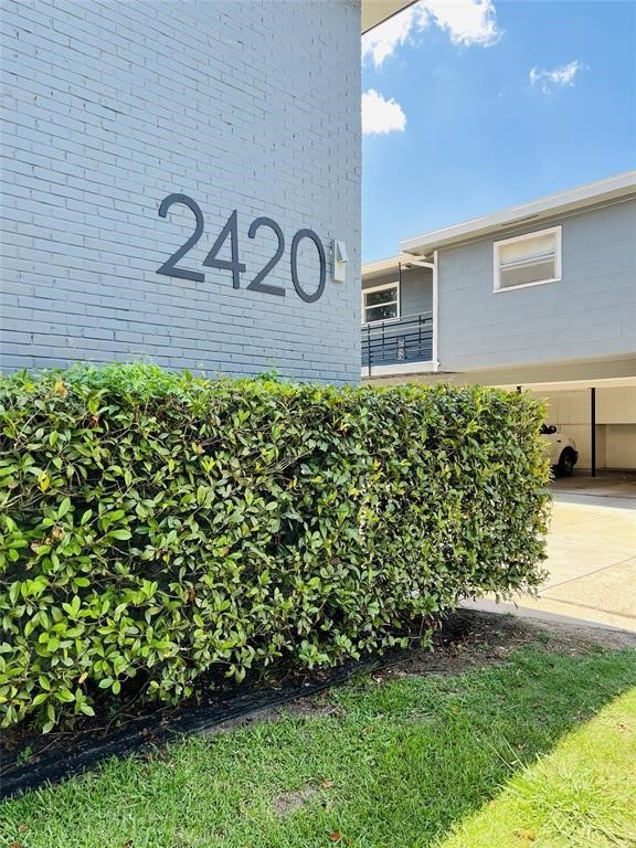 2420 Mcduffie St unit 1, Houston, TX 77019 - photo 1