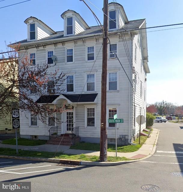 For Rent $1,600/month • Co-Listing Agent