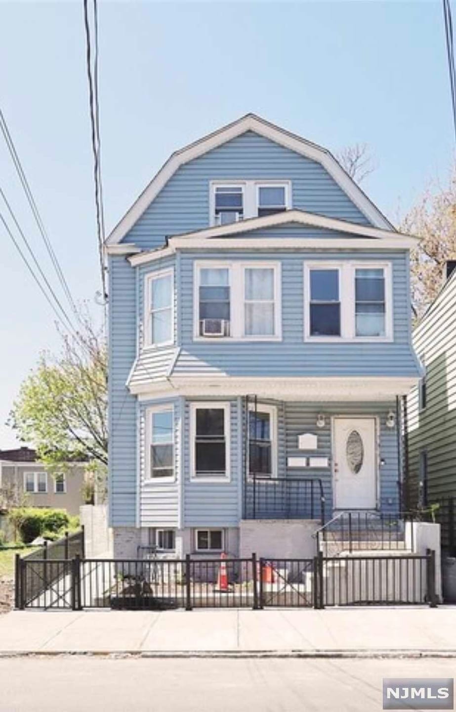 593 S 19th St unit 2, Newark, NJ 07103 - photo 1