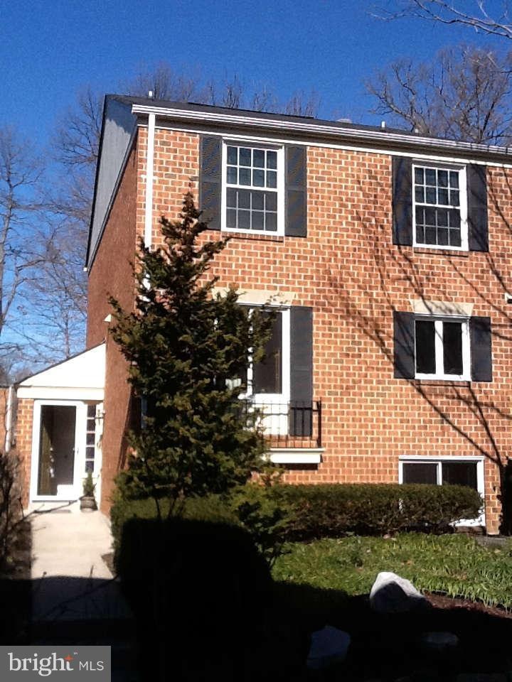 10527 Eastwind Way, Columbia, MD 21044 - photo 1