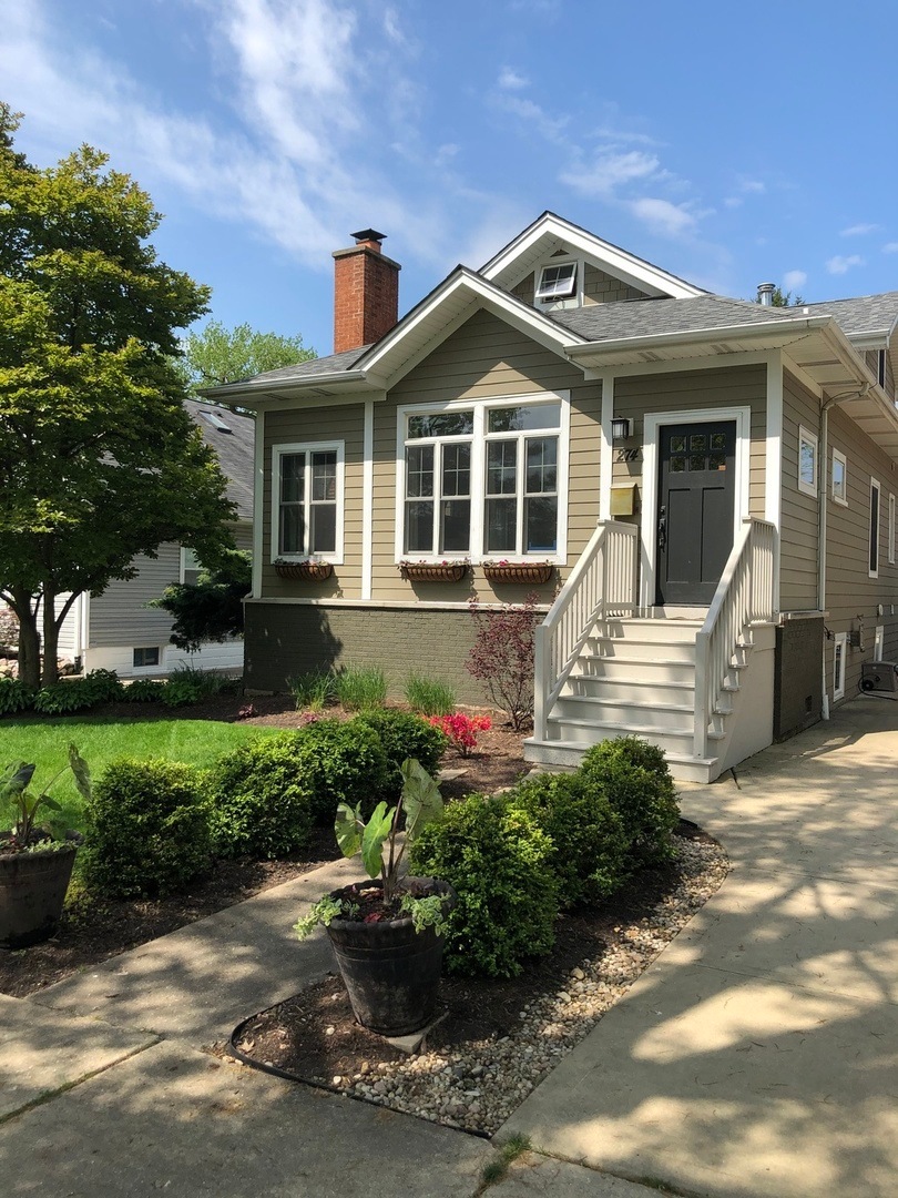 274 N Oak St, Elmhurst, IL 60126 - photo 1