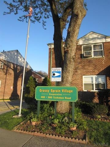 560 Tuckahoe Rd unit 2B, Yonkers, NY 10710 - photo 1