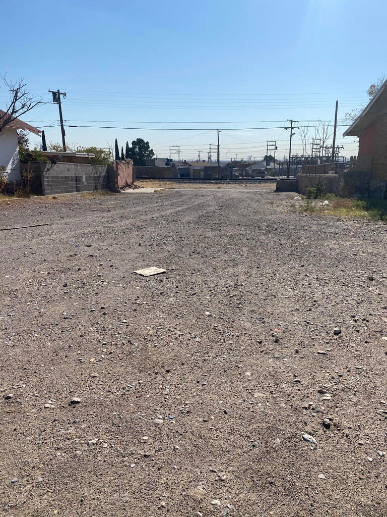 2910 Grant Ave, El Paso, TX 79930 - photo 1