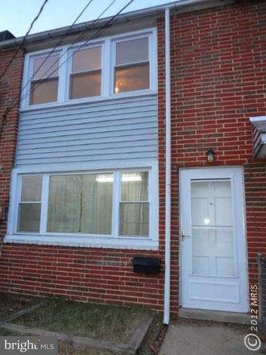 440 Burbank Ct, Halethorpe, MD 21227 - photo 1