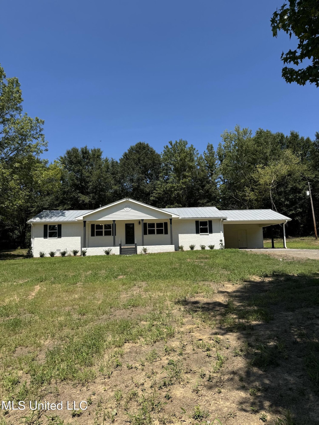 6982 Holly Springs