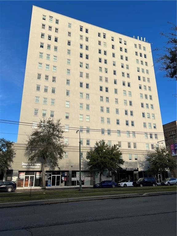 1205 St Charles Facade
