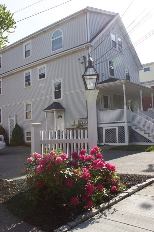 239 Robbins St unit 1, Waltham, MA 02453 - photo 1