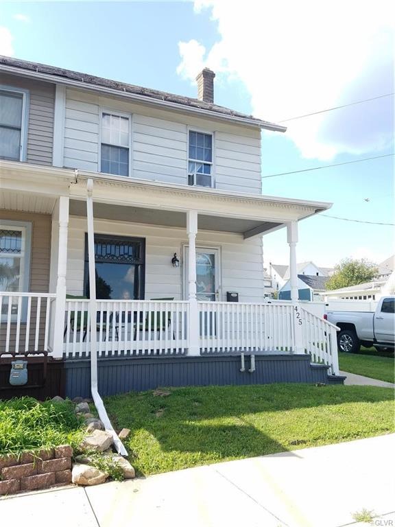 425 Pen Argyl St, Pen Argyl, PA 18072 - photo 1