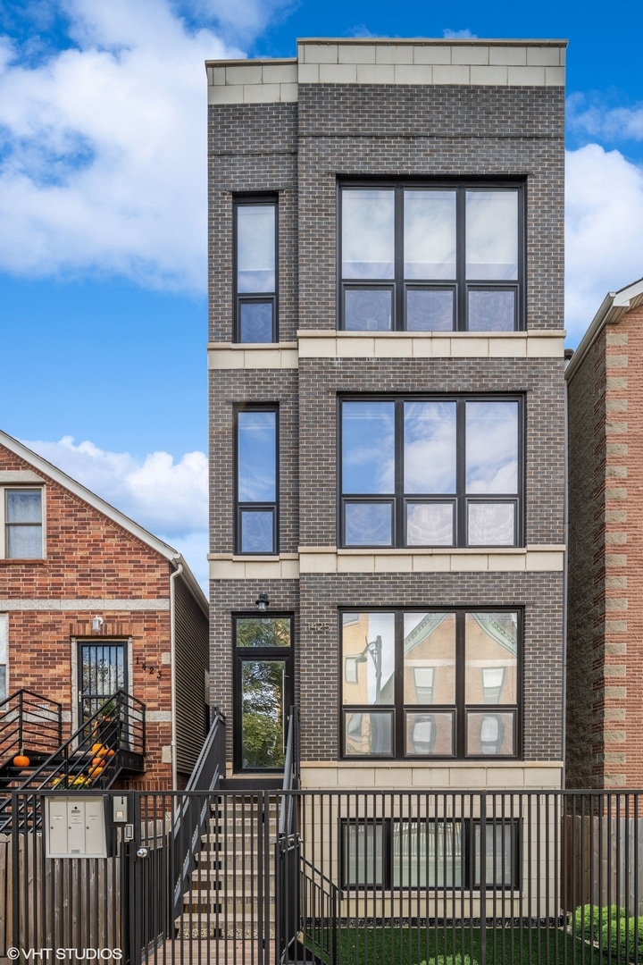 Sold $755,000 • Co-Listing Agent