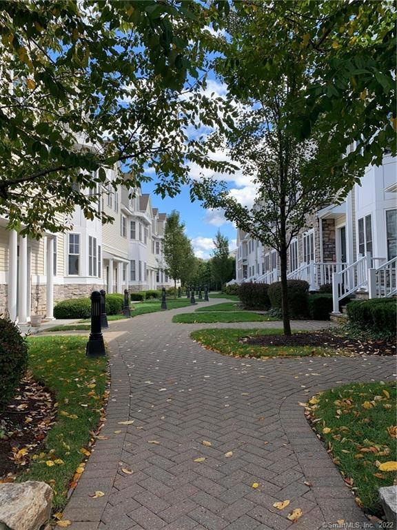 39 Maple Tree Ave unit 30, Stamford, CT 06906 - photo 1