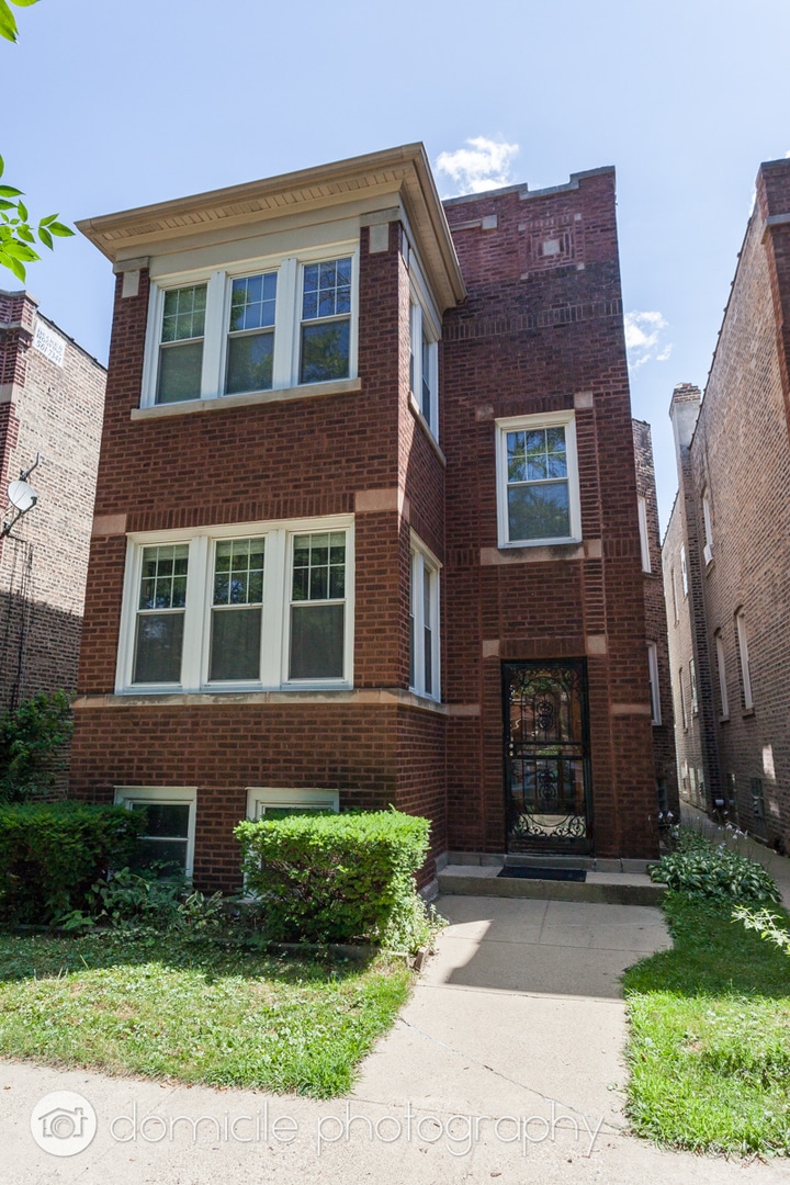 4825 N Leavitt St unit 1, Chicago, IL 60625 - photo 1